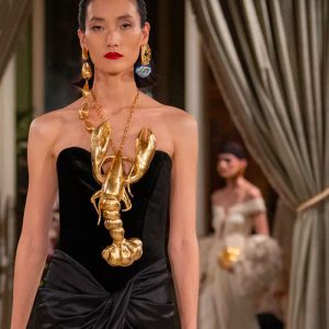Collier défilé Schiaparelli tendance bijou 2024